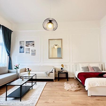 Jozsef 18 Apartment - 5 Mins To New York Cafe Budapeszt Zewnętrze zdjęcie