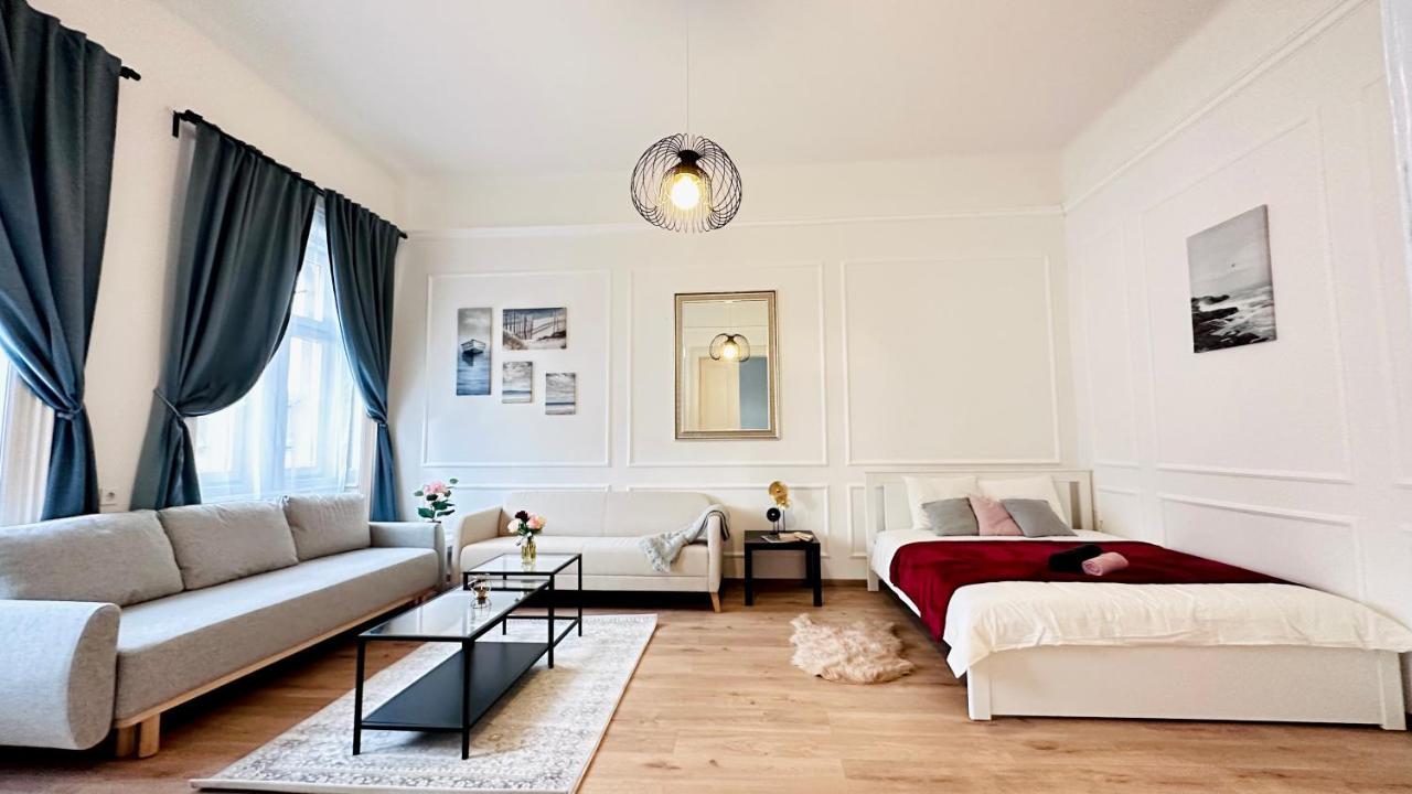 Jozsef 18 Apartment - 5 Mins To New York Cafe Budapeszt Zewnętrze zdjęcie